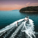 wakebaord boat